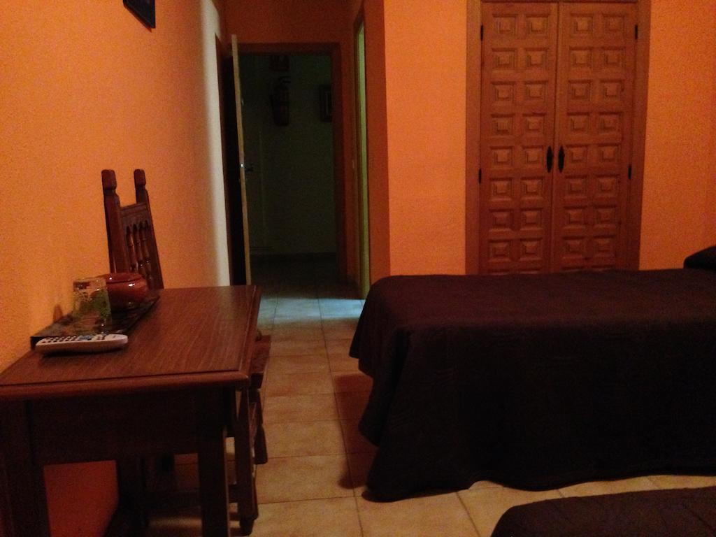 Hostal El Hayedo Cantalojas Exterior photo