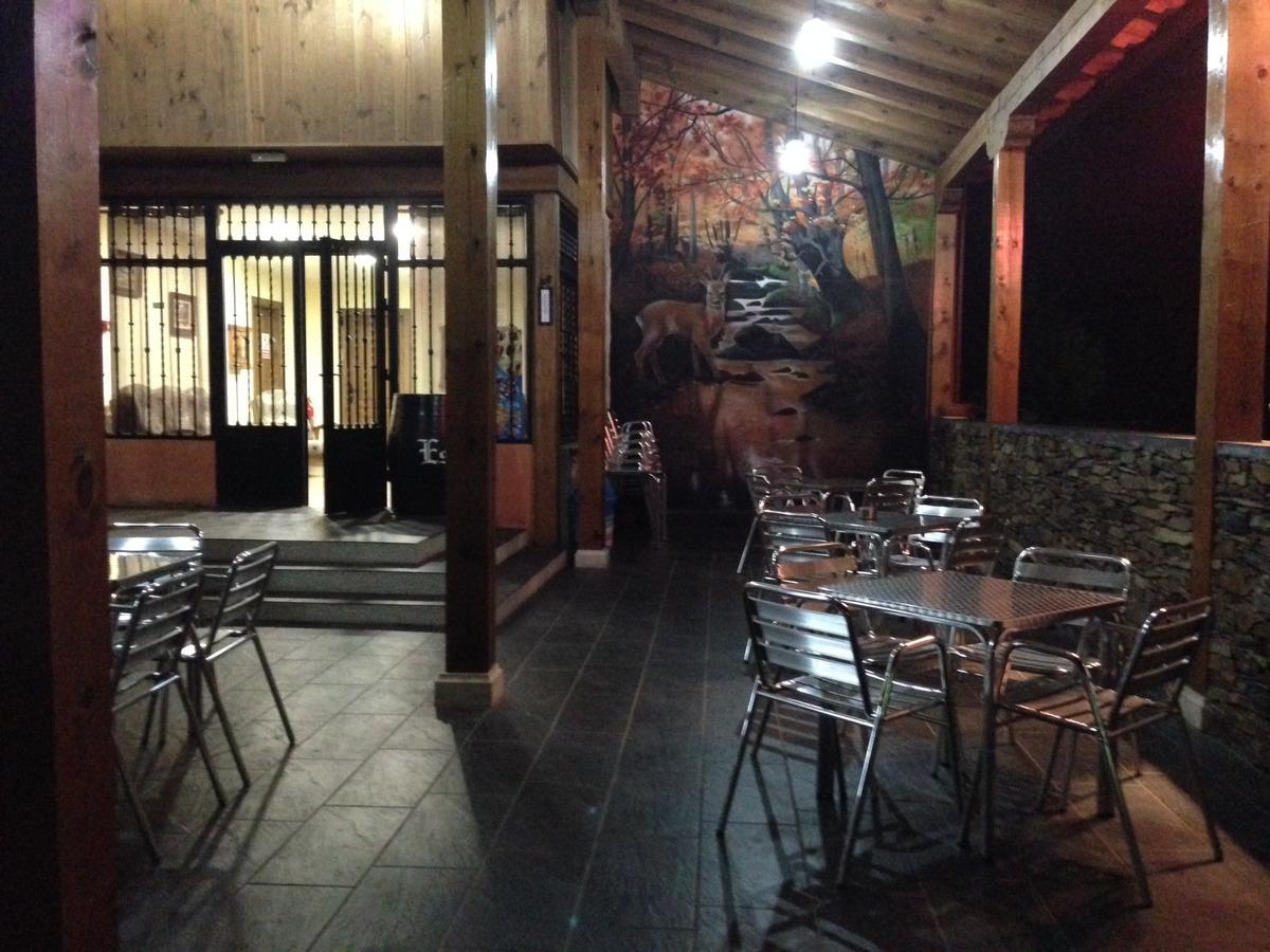 Hostal El Hayedo Cantalojas Exterior photo